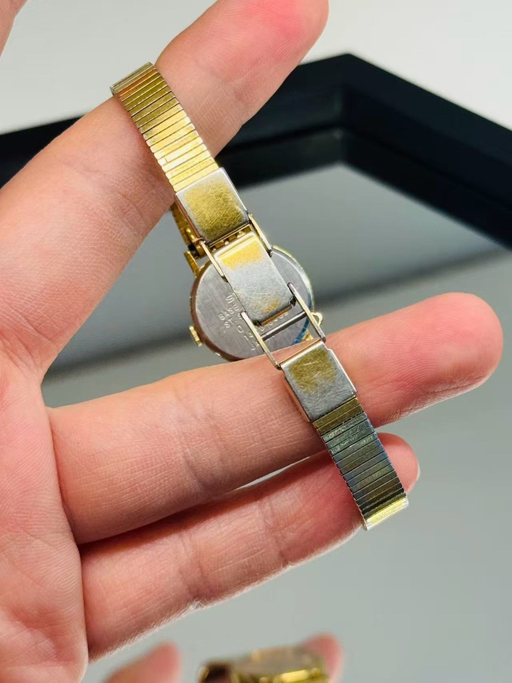Vintage Seiko Quartz Gold Tone Women’s Watch Champagne Dial New Battery Runs - Picture 8 of 12